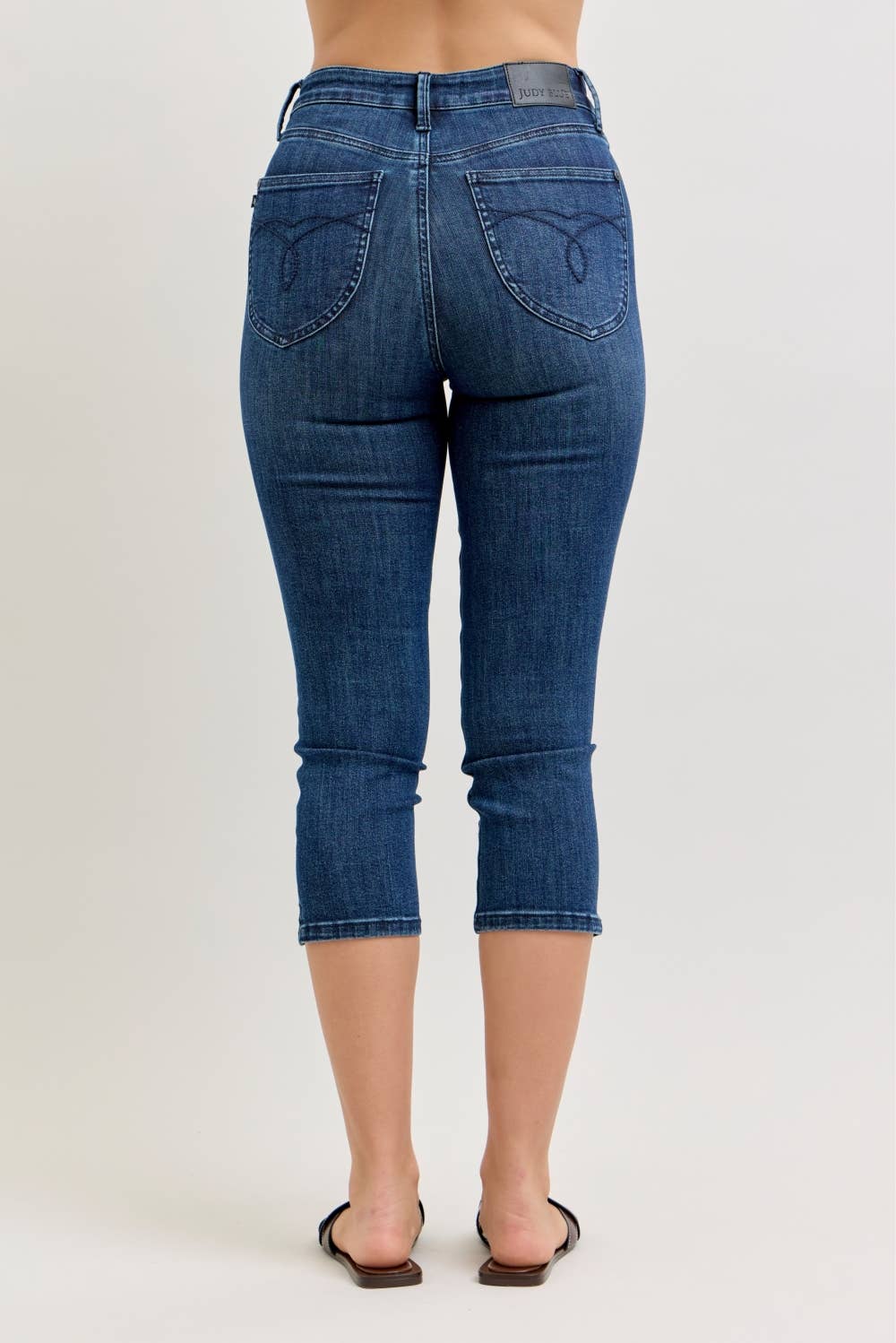 Judy Blue HW T.C. Capri w/ Shield Back Pkts