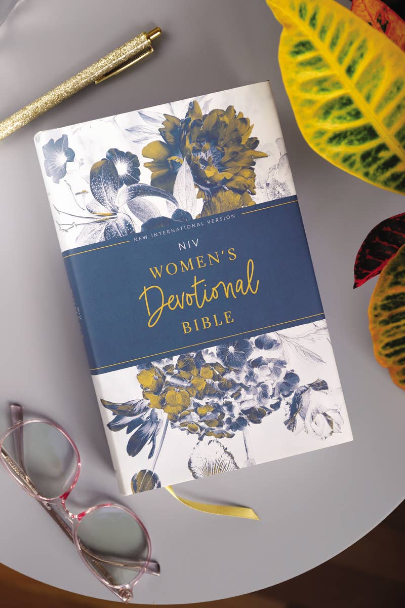 NIV Women's Devotional Bible Hardcover
