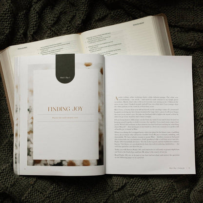 The Daily Grace Co - A Joy That Endures Bible Study