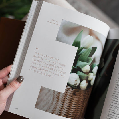 The Daily Grace Co - 40 Days with Jesus Bible Study