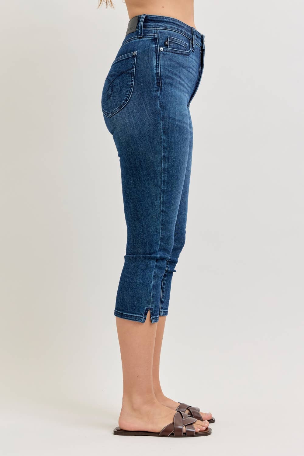 Judy Blue HW T.C. Capri w/ Shield Back Pkts